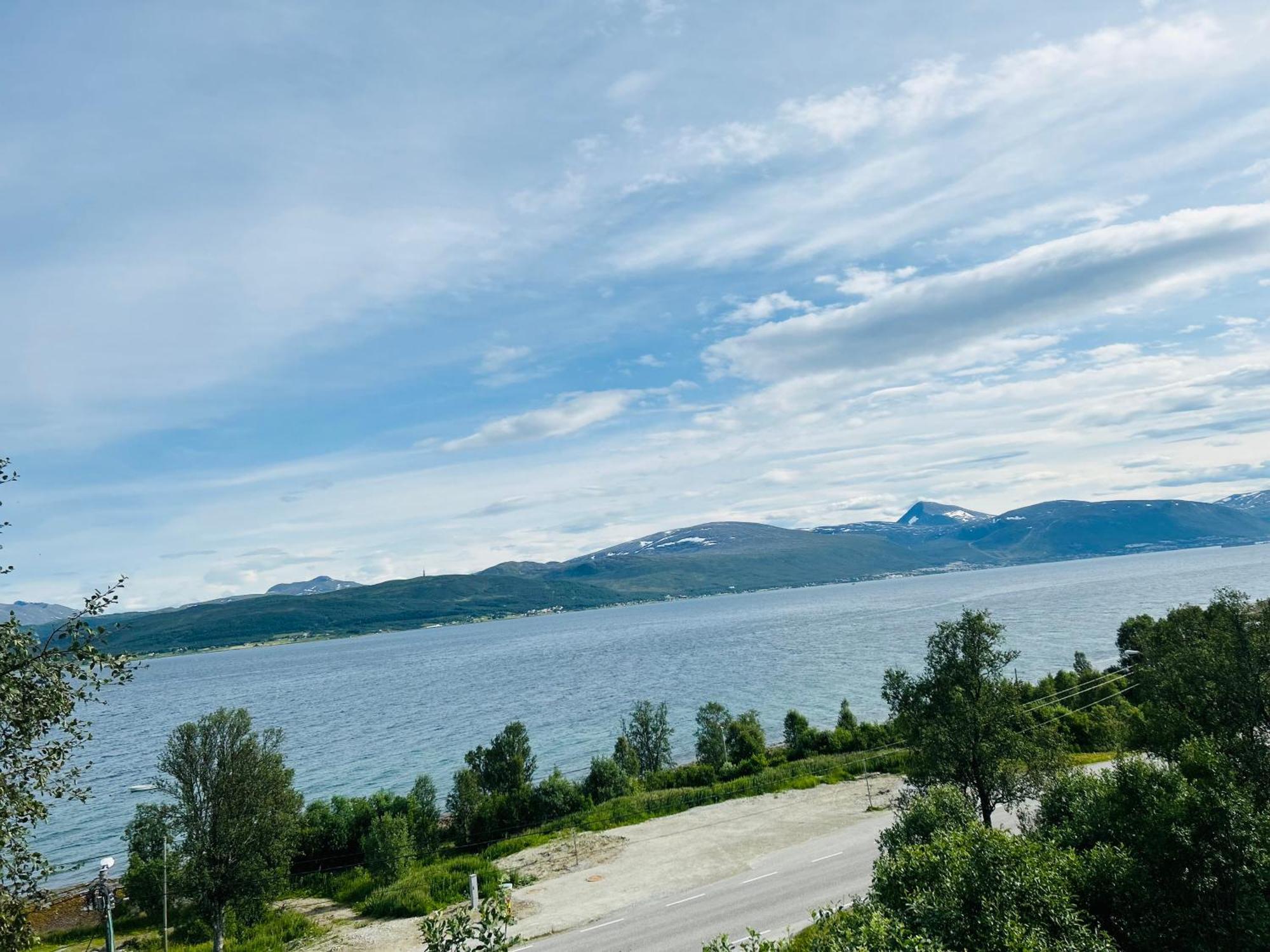 Apartment In Tromso With Sea And Mountain View Zewnętrze zdjęcie