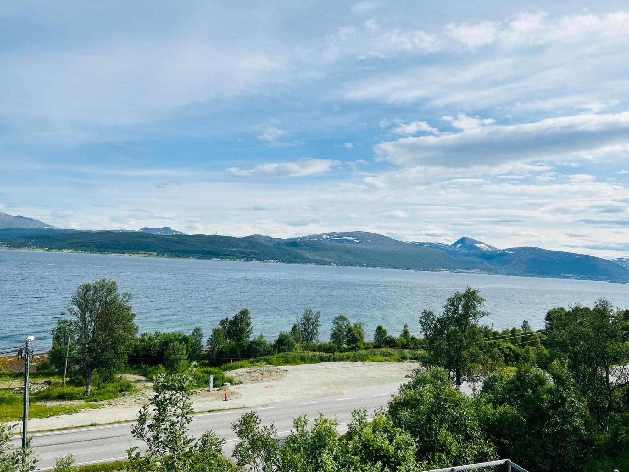 Apartment In Tromso With Sea And Mountain View Zewnętrze zdjęcie